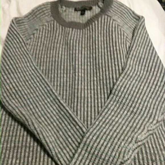 Banana Republic Sweater - Picture 2 of 2
